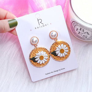 Vintage Flower on woven earrings